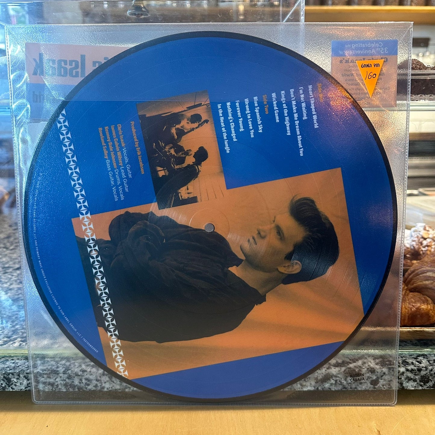 Chris Isaak – Heart Shaped World