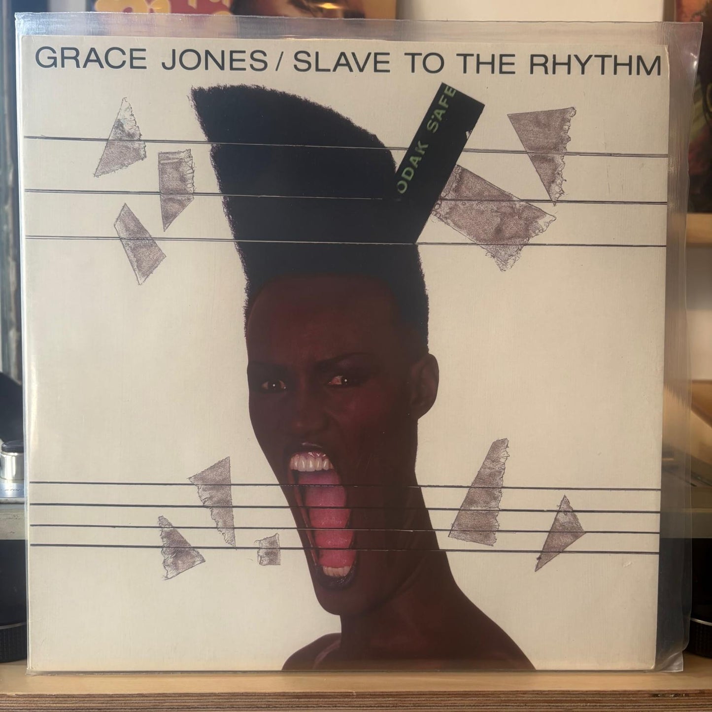 Grace Jones - Slave To The Rhythm