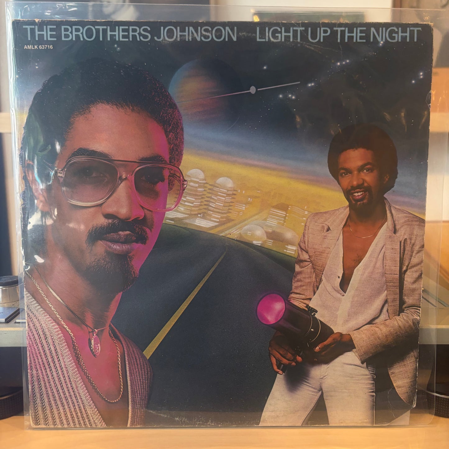 The Brothers Johnson - Light Up The Night