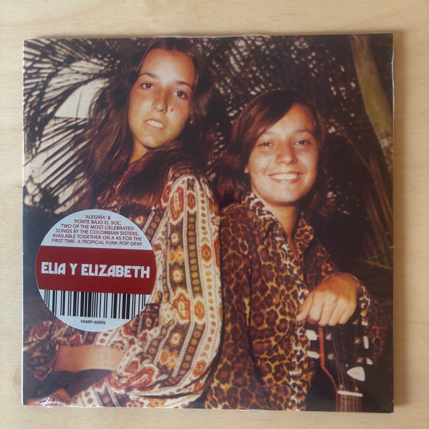 Elia y Elizabeth - Alegria / Ponte Bajo El SOL