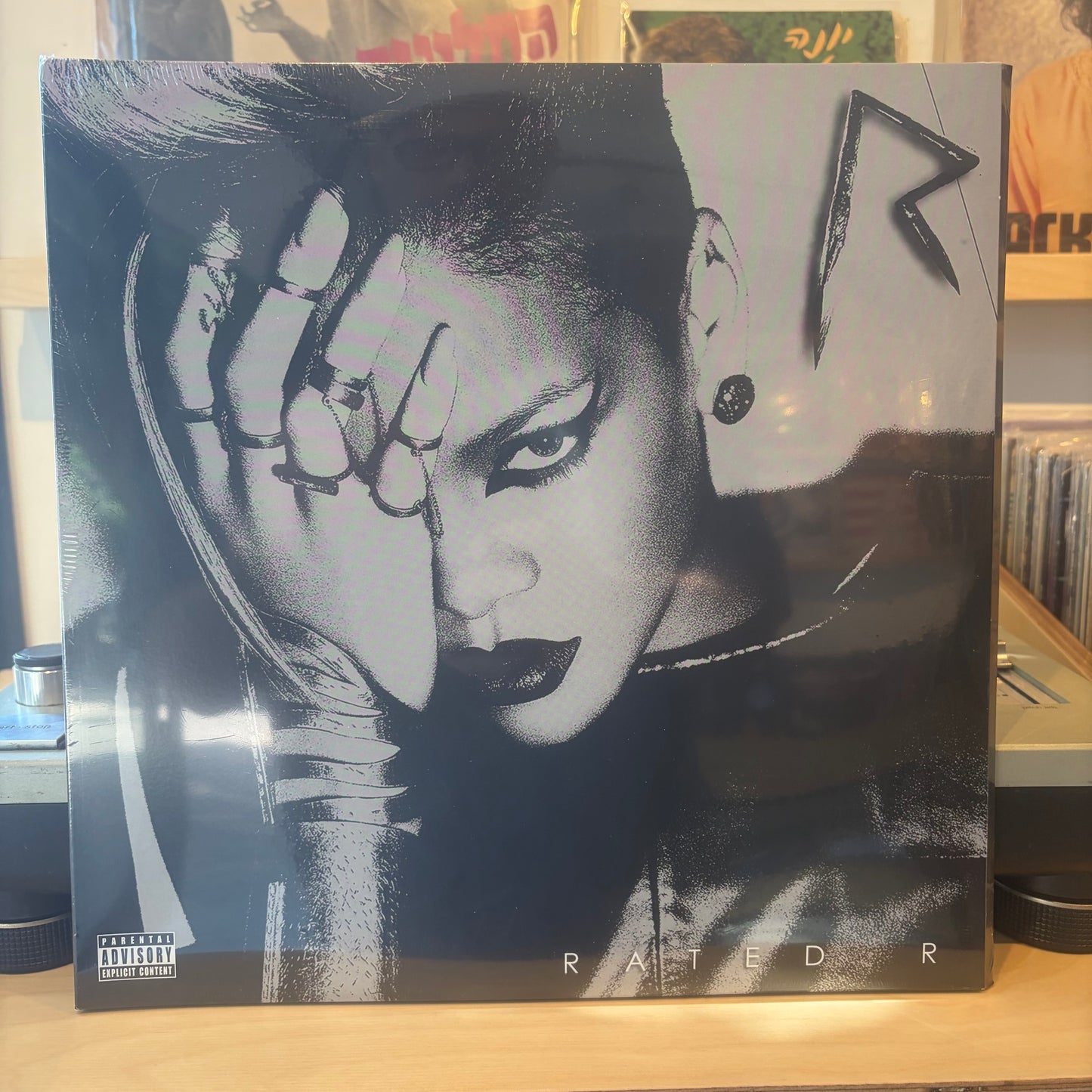 Rihanna - Rated R