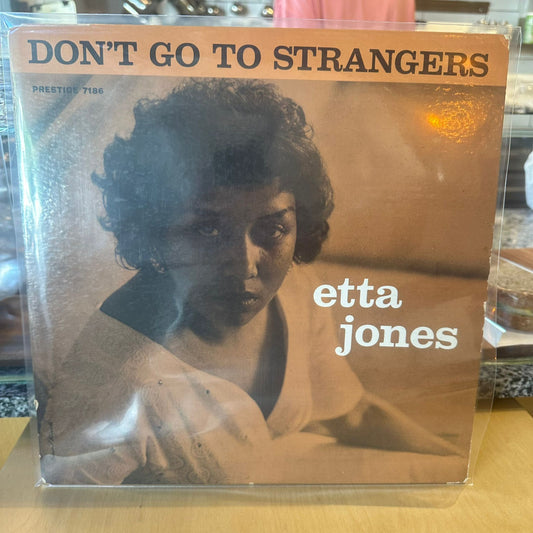Etta Jones - Don't Go To Strangers