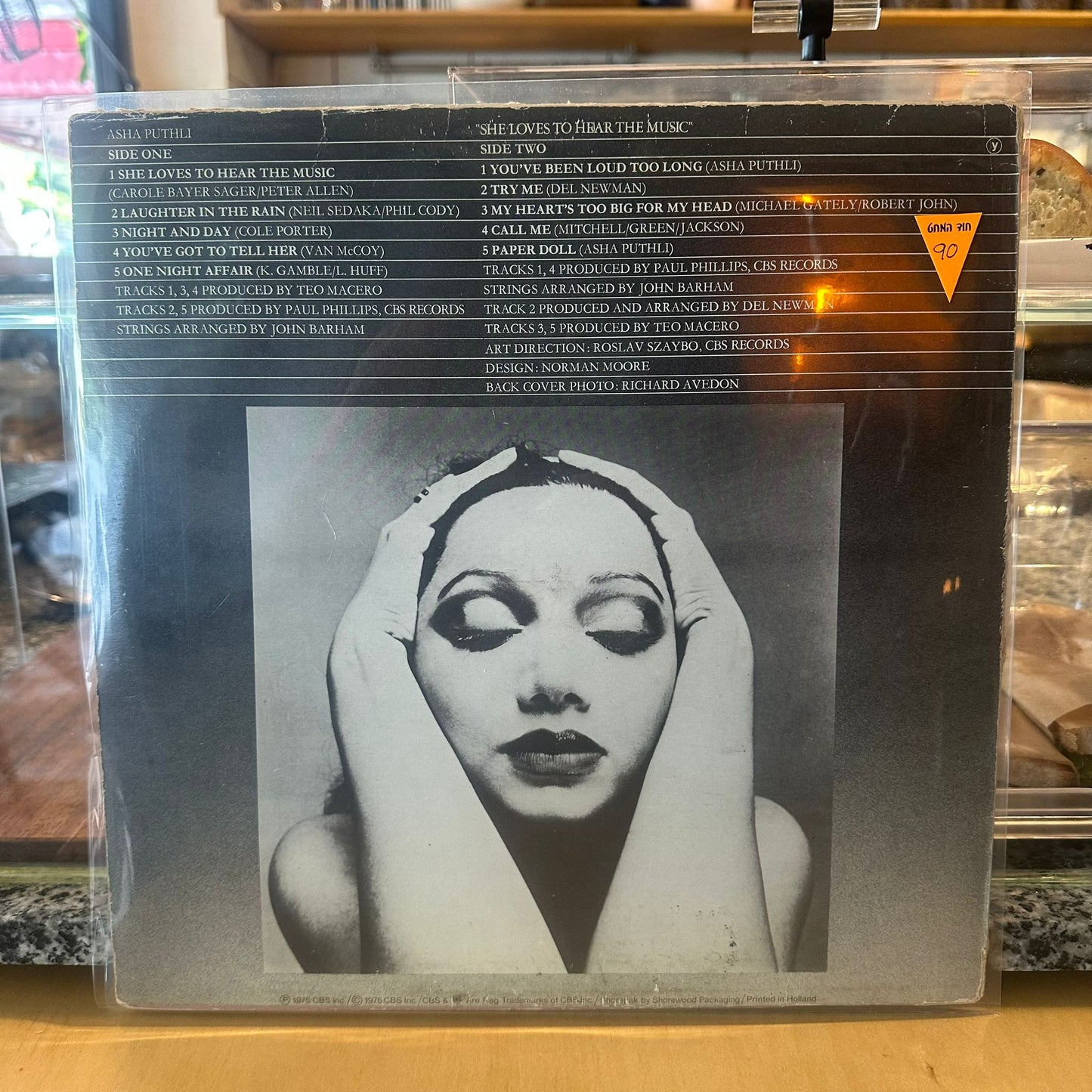 Asha Puthli - She Loves To Hear The Music