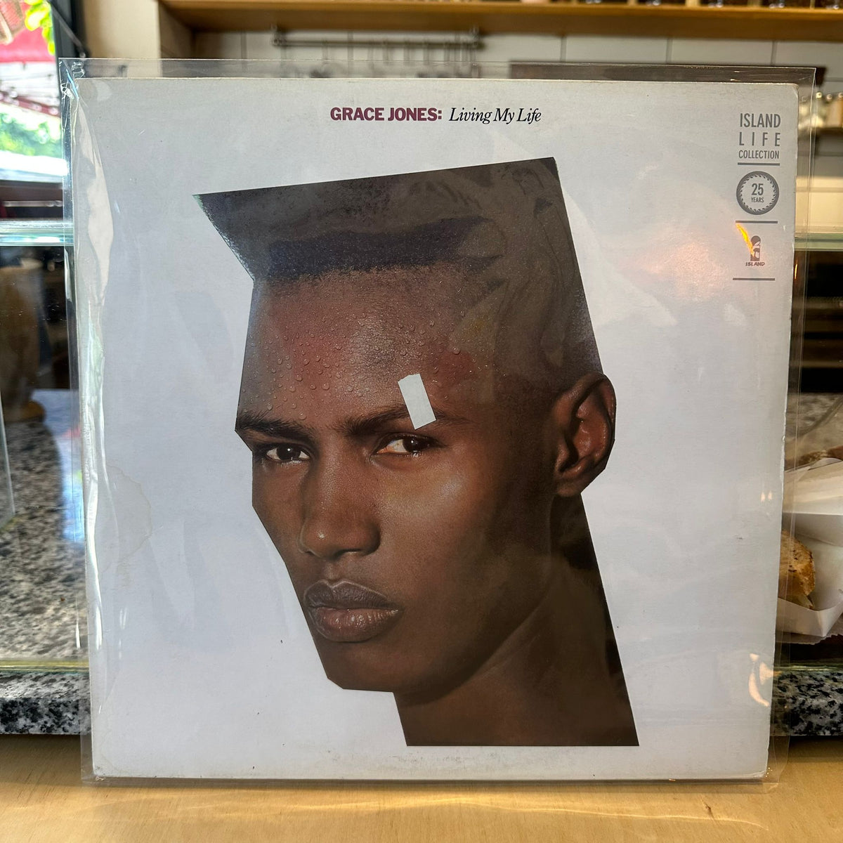 Grace Jones - Living My Life